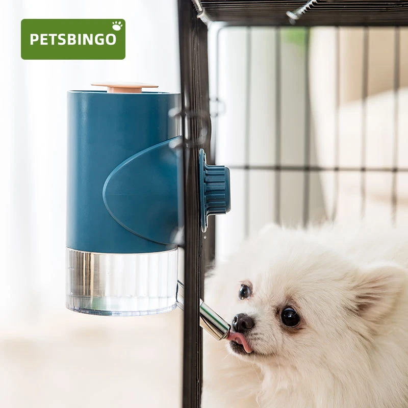 

PETSBINGO Dog Hanging Drinking Fountain Pet Waterer Bottles 500ml/700ml Dogs Drinker Cat Hanging Kettle Drinker Ball Dispenser