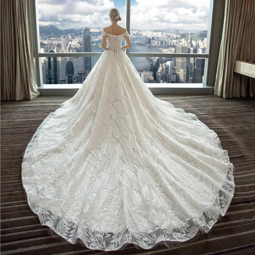 

Luxurious Red Off Shoulder Lace Embroidery Long Tail Wedding Dress Bridal Gown