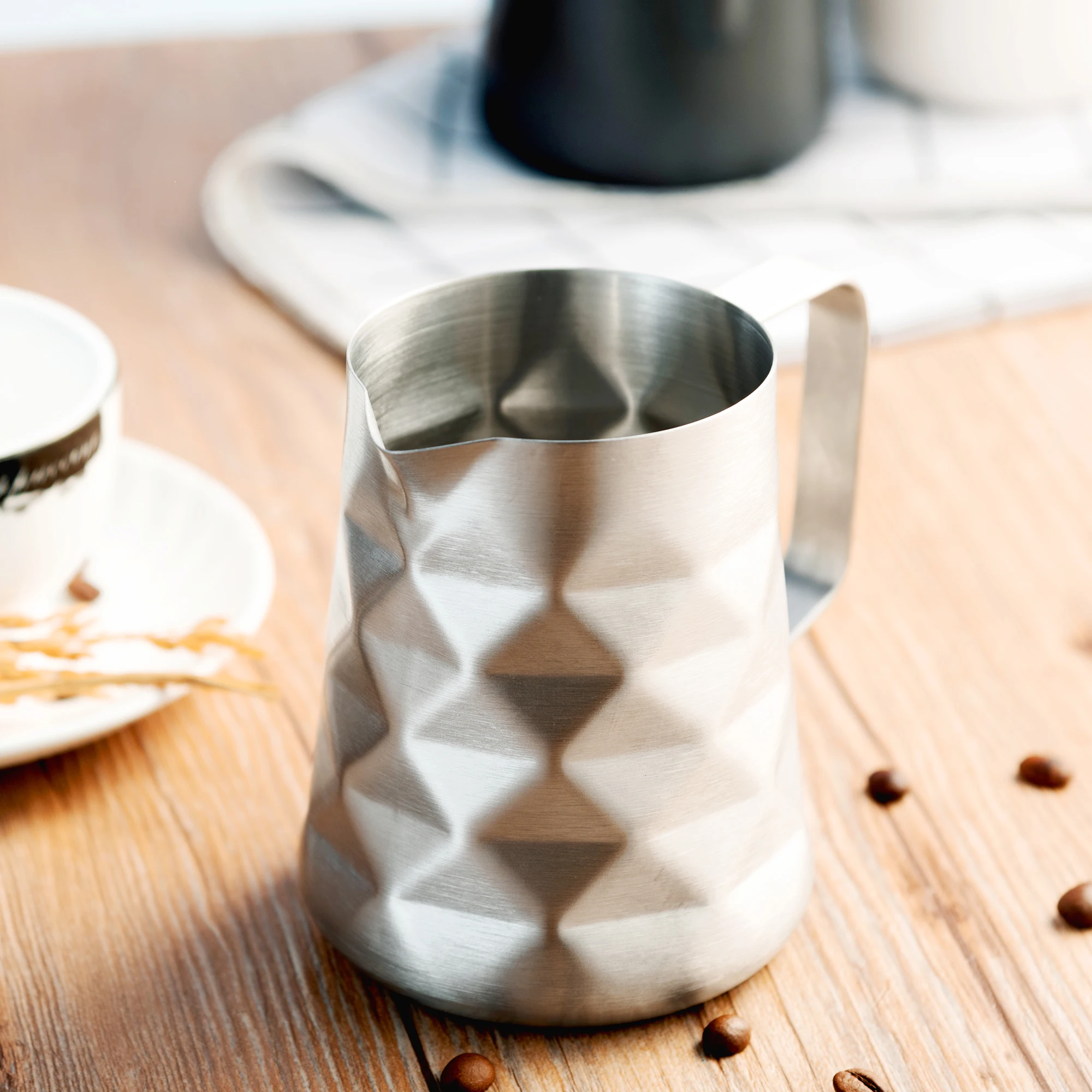 

Stainless Steel Prismatic Designed Milk Frothing Pitcher Milk Jug Espresso Coffee Barista Craft Latte Cappuccino Milk Cream Cup