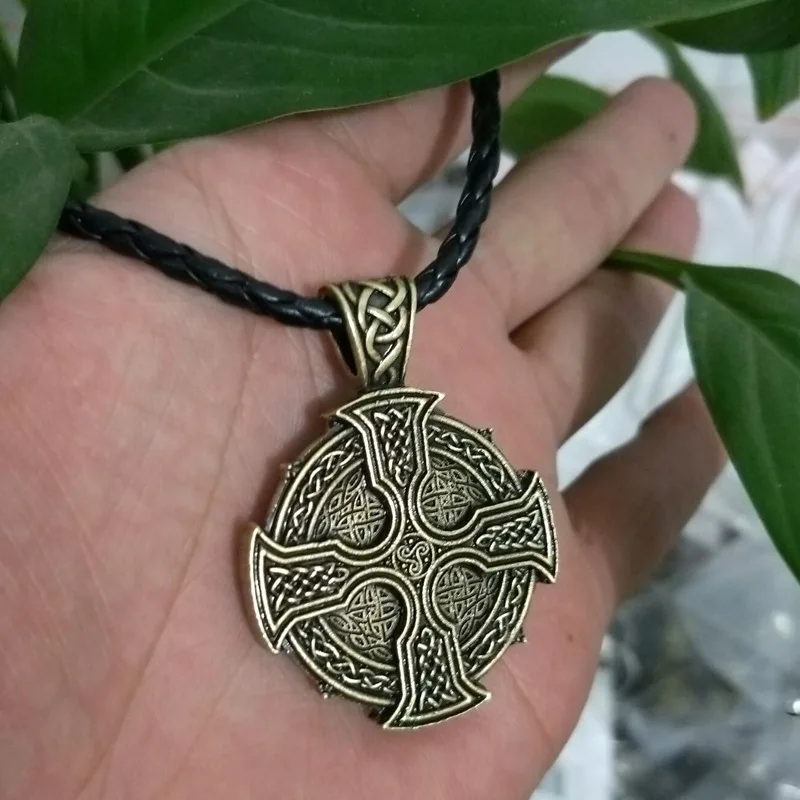 Ирландский символ узлов с триккейл в этническом стиле | Украшения и аксессуары