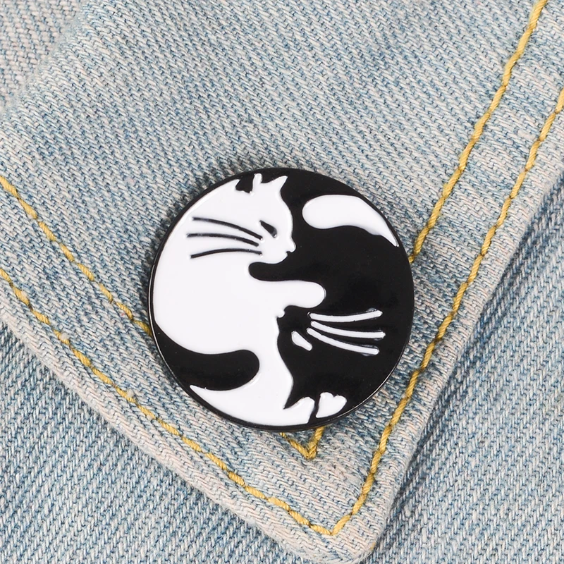 Эмалированная брошь Meow Cat для детского сада значок обнимания котят Инь Янь кошек