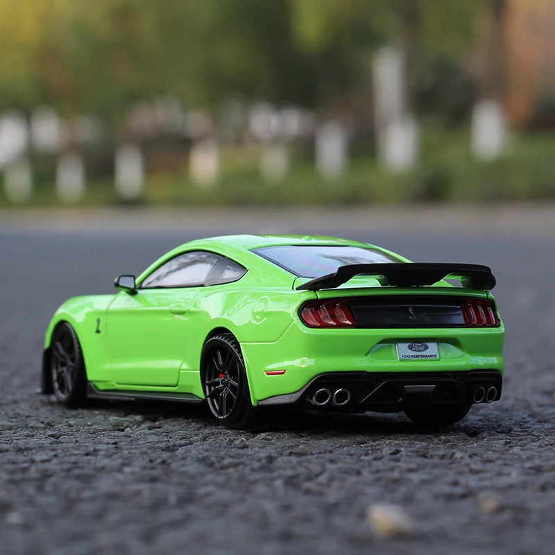 Игрушечный автомобиль Maisto 1:24 Ford Mustang Shelby GT500 Литые и игрушечные автомобили модель