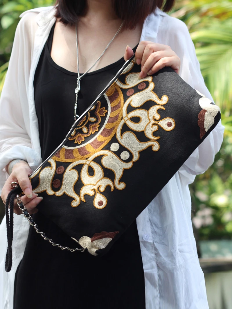 Оригинальная сумка из с вышивкой в национальном стиле хлопка винтажная через