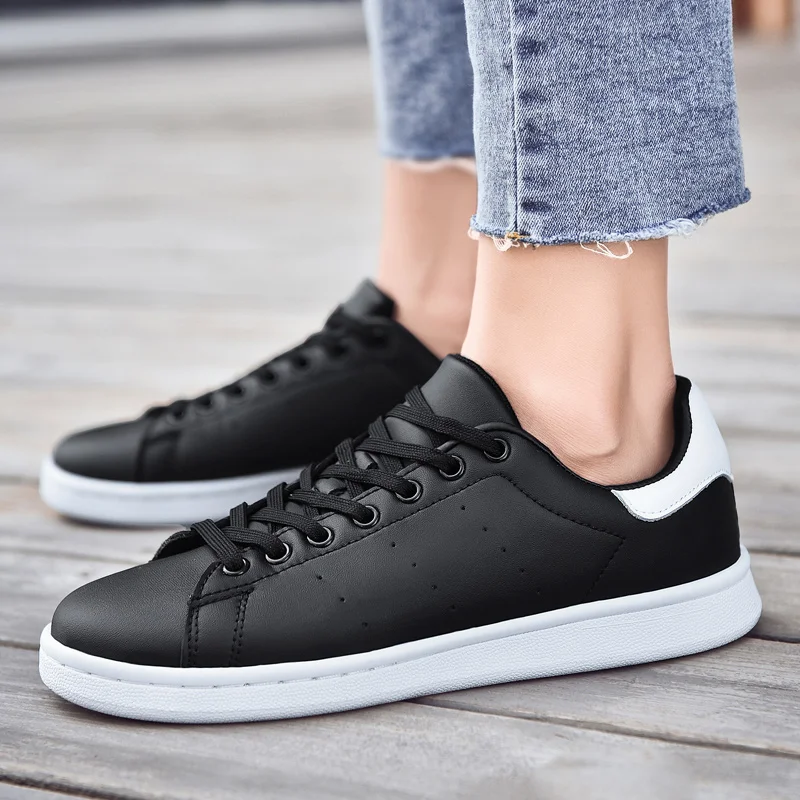 

Women's Leather Sneakers White Vulcanized Shoes Light Comfortable Flat Shoes for Women Loafers Ladies Shoes Running Shoes 42