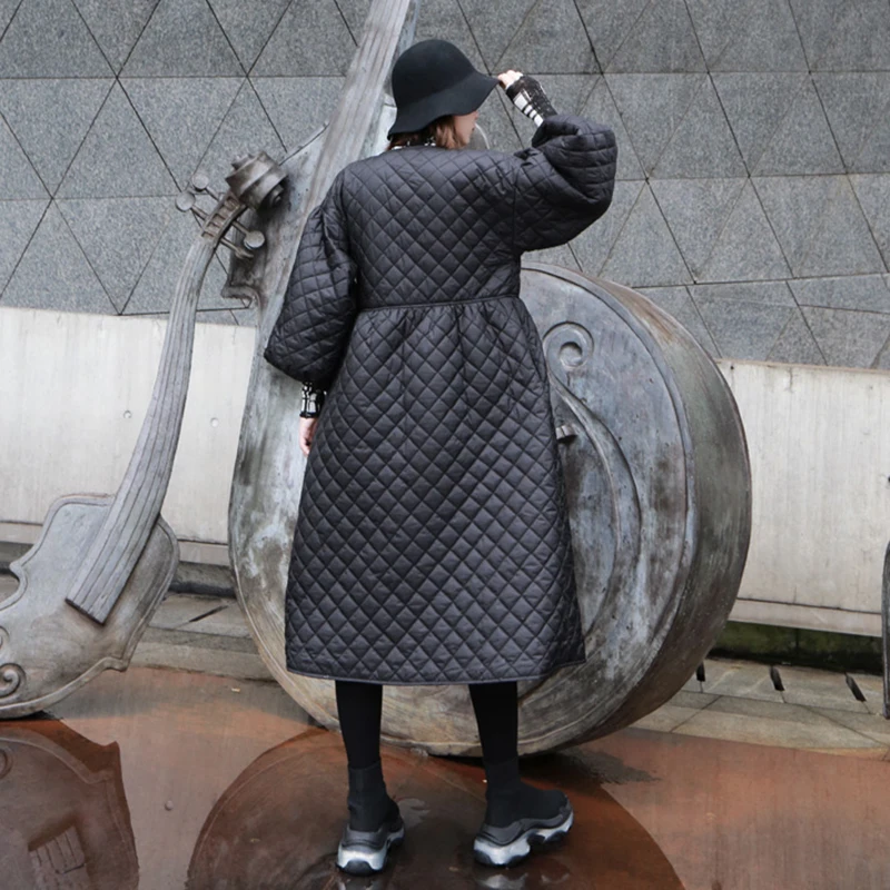 TWOTWINSTYLE Argyle хлопковое пальто женское фонарь с длинным рукавом на шнуровке с высокой талией Длинная женская верхняя одежда корейская винтажная мода