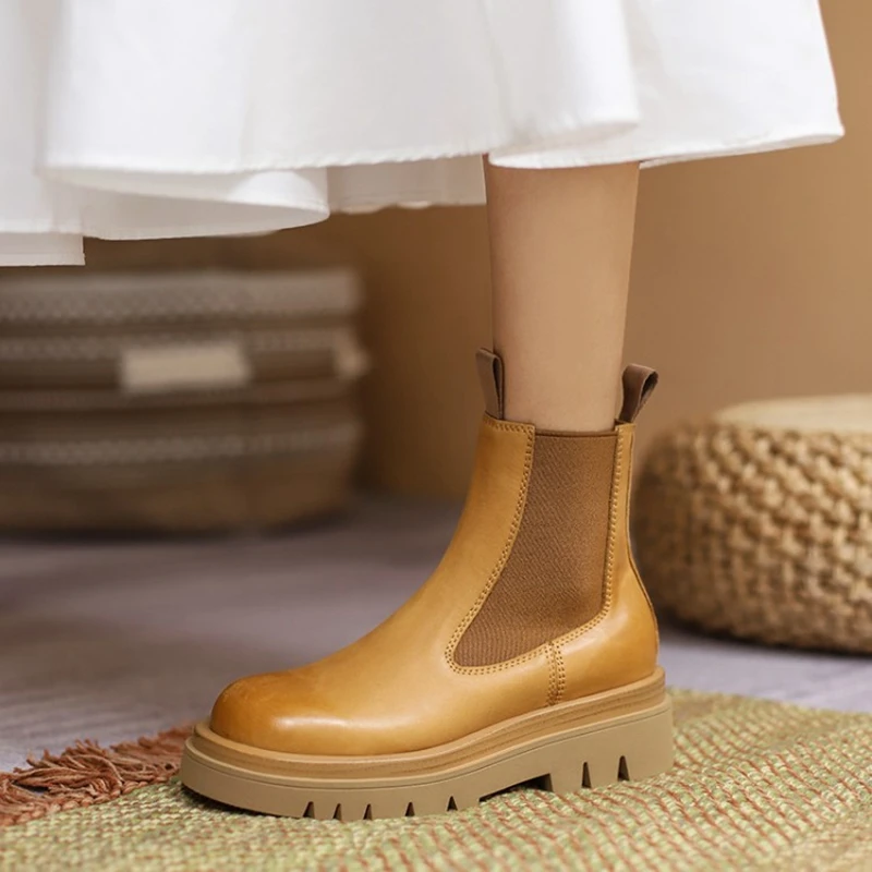 

2021 осенне-зимние женские ботинки на платформе с круглым носком из мягкой кожи; Ботинки; Модные зимние однотонные полусапожки повседневные б...