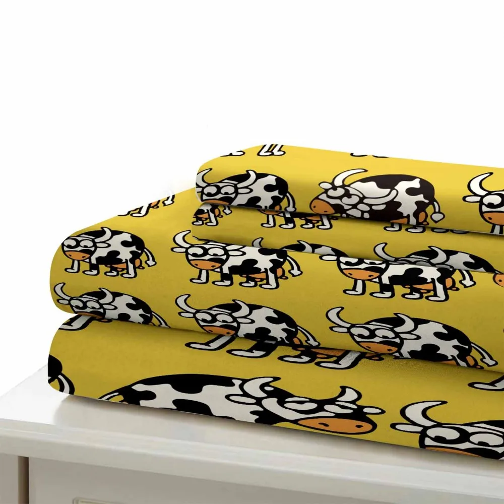 Набор постельного белья "Коровьи пятна", 2/3 предмета, с ковровым покрывалом в 3D на желтом фоне - подарок.
