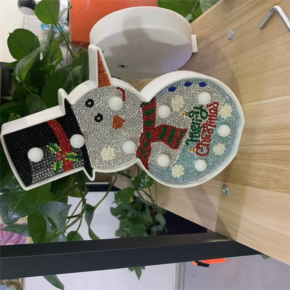Christmas Hot Sale Round Circle Animal Mandala Landscape Diy Diamond Painting Led Light Lamp On The Table Round Shinny Beads