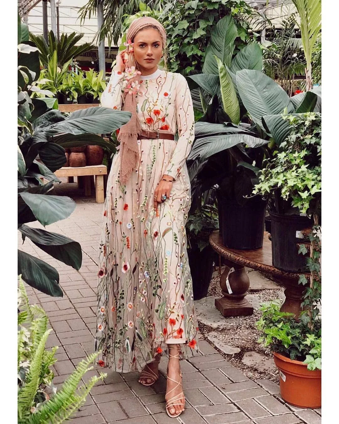 Женское мусульманское платье с цветочной вышивкой длинное трапециевидной формы