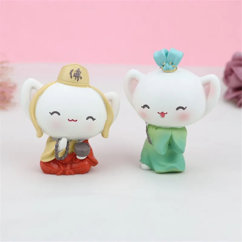 

Cartoon Cute Cat Ornament Car Accessories Interior Decoration Dashboard Toys Creative Home Office Desktop Resin Crafts Figurines