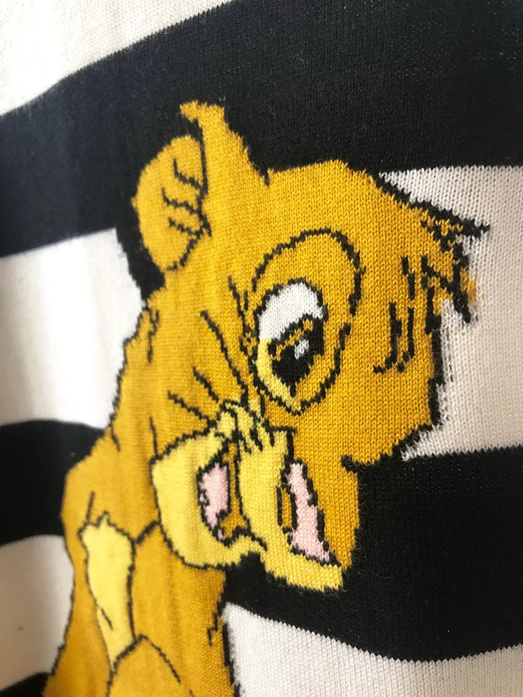 

Men New Luxury 19 gentleman Embroidered Lion King Striped Knit Casual Sweaters pullovers Asian Plug Size High quality Drake #M48