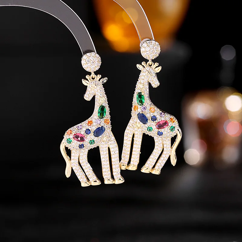 

Exaggerated Atmosphere Light Luxury Style Animal Element Earrings Colored Zircon Inlaid Personalized Design Giraffe Earrings