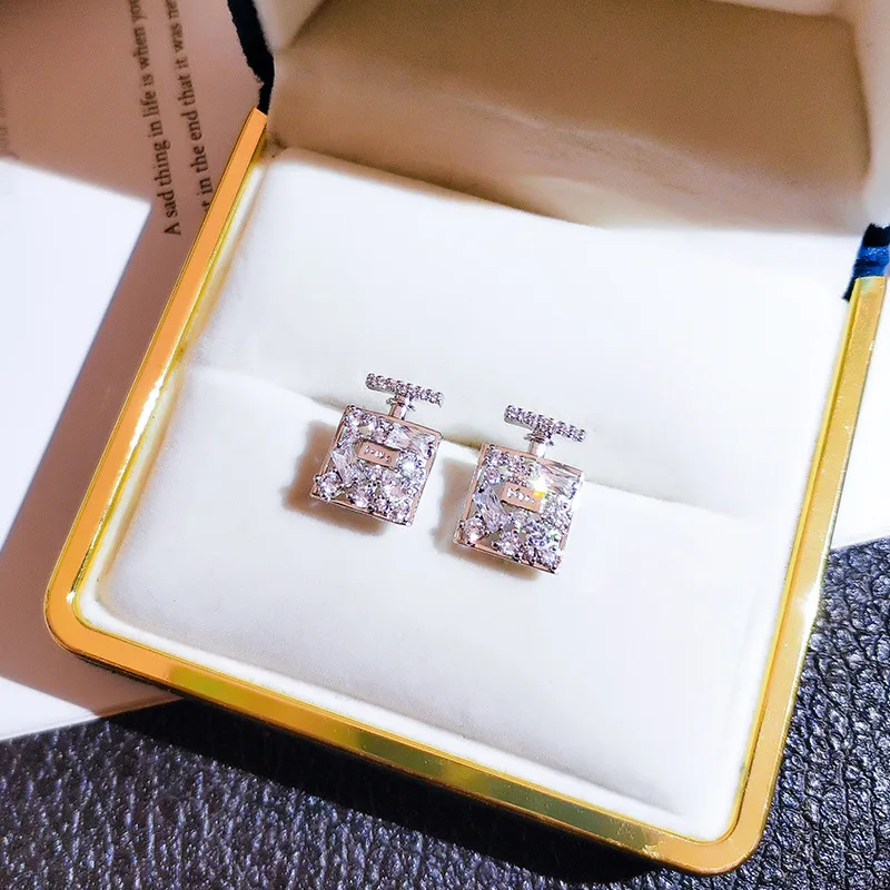 

Luxury Female White Crystal Stud Earrings Charm Silver Color Small Earrings For Women Cute Bride Square Zircon Wedding Earrings