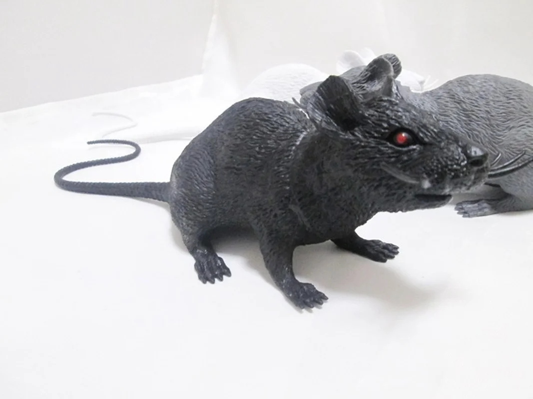 Модели мышей. Крыса игрушка Зубастик. Подставка мышь имитация работы. Крыса игрушка Хэллоуин купить.