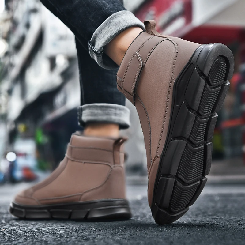 

New Men's Tooling Boots, Large Size Cushioning Outdoor Shoes, Non-slip Hiking Shoes, Low-top Boots, Ultralight Sports Shoes