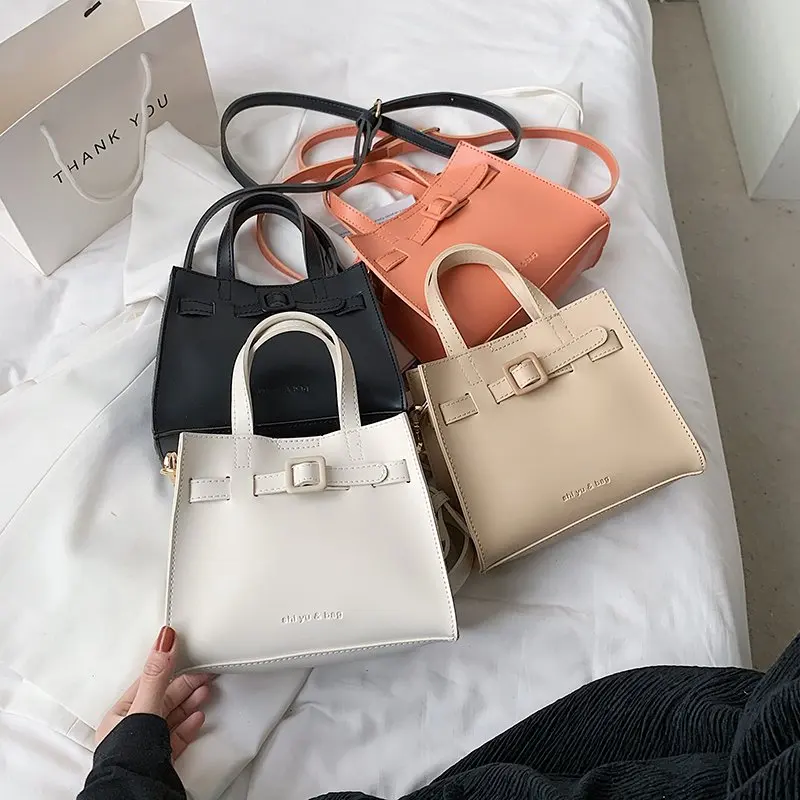 

Fashion Simply PU Leather Crossbody Bag For Women 2020 winter Solid Color Shoulder Messenger Bag Lady Chain Travel Small Handbag