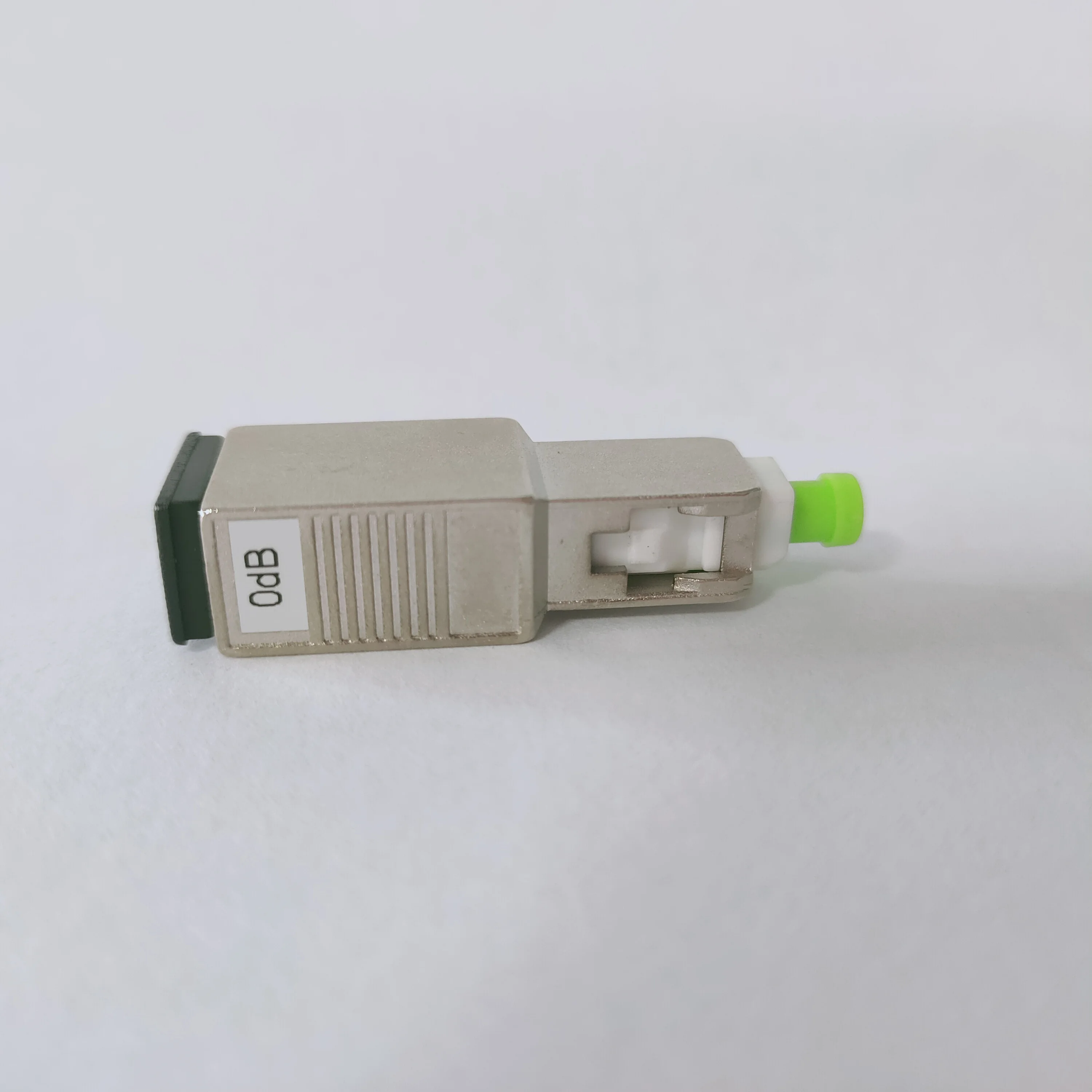 Преобразователь оптического порта Преобразует порт из SC/UPC в SC/APC для