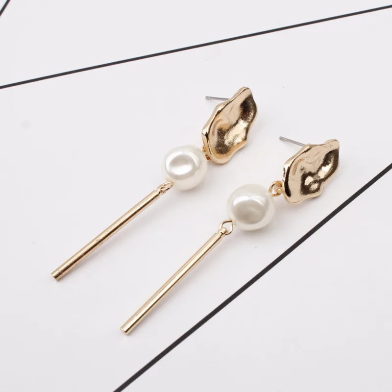 

2021 hot style pearl pendant earrings simple and versatile irregular metal earrings temperament earrings coin medal pendant
