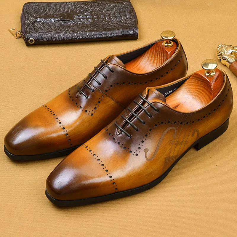 Модная мужская деловая обувь из коровьей кожи на шнуровке с острым носком для