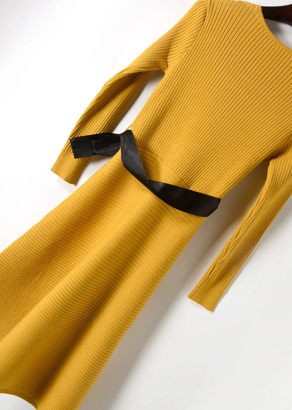 

Autumn Winter Fashion Buckle Sash A-line Knit Sweater Dress Women High Waist Solid Color Sexy V-neck Midi Dress Female Winter