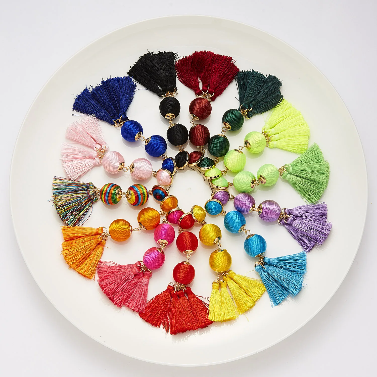 Экзотический богемский В наличии 14 цветов с тремя бубонами Ленточки ручной