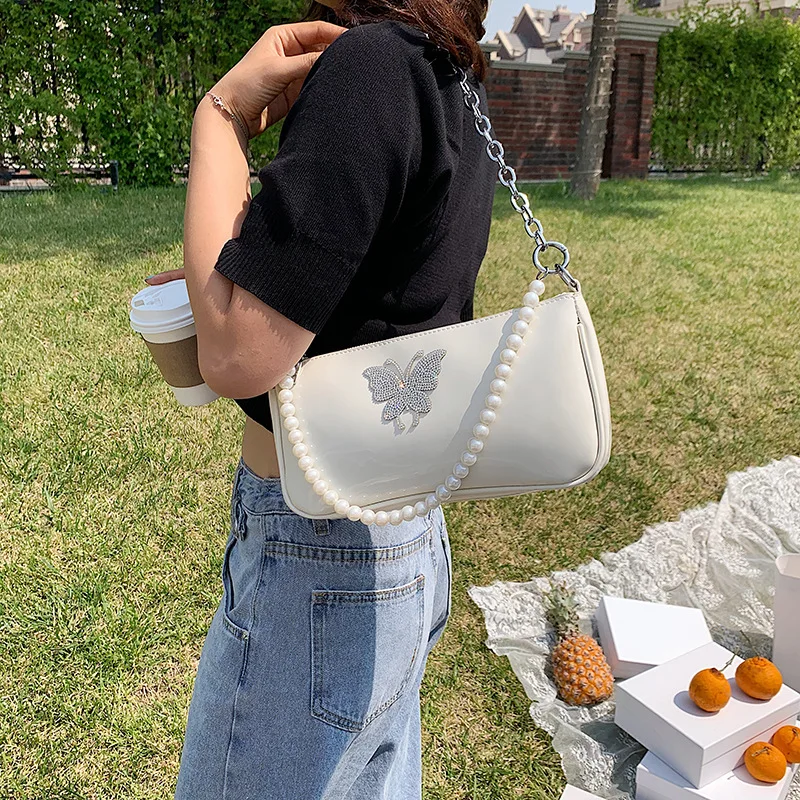 Женская сумка мессенджер маленькая из яркой кожи на молнии с цепочкой винтажная