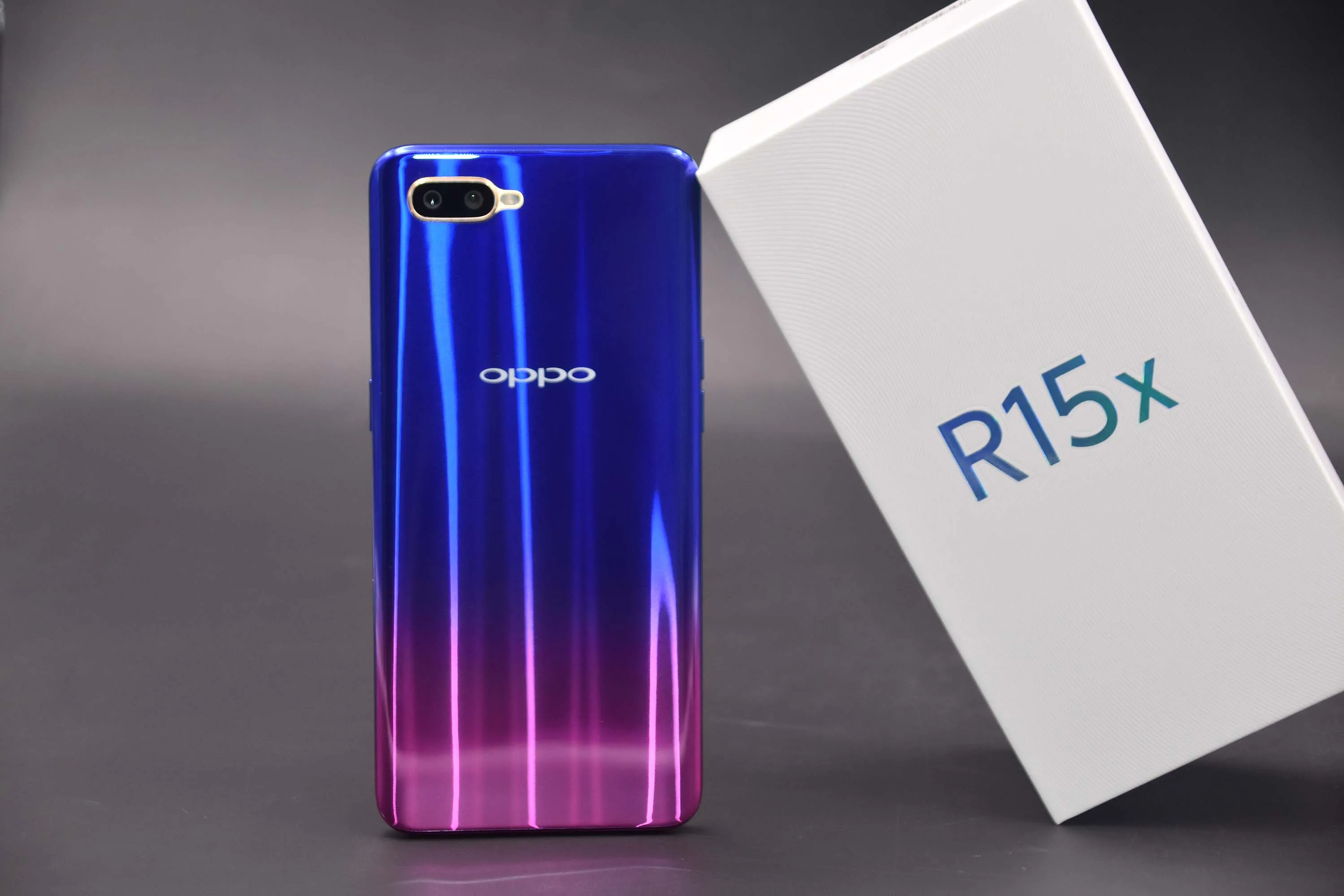 Смартфон OPPO R15X с глобальной ПЗУ Восьмиядерный 6," 2340x1080 SDM660 1 Фронтальная и 2 Черные камеры 16MP+ 2MP отпечаток пальца ID1080P