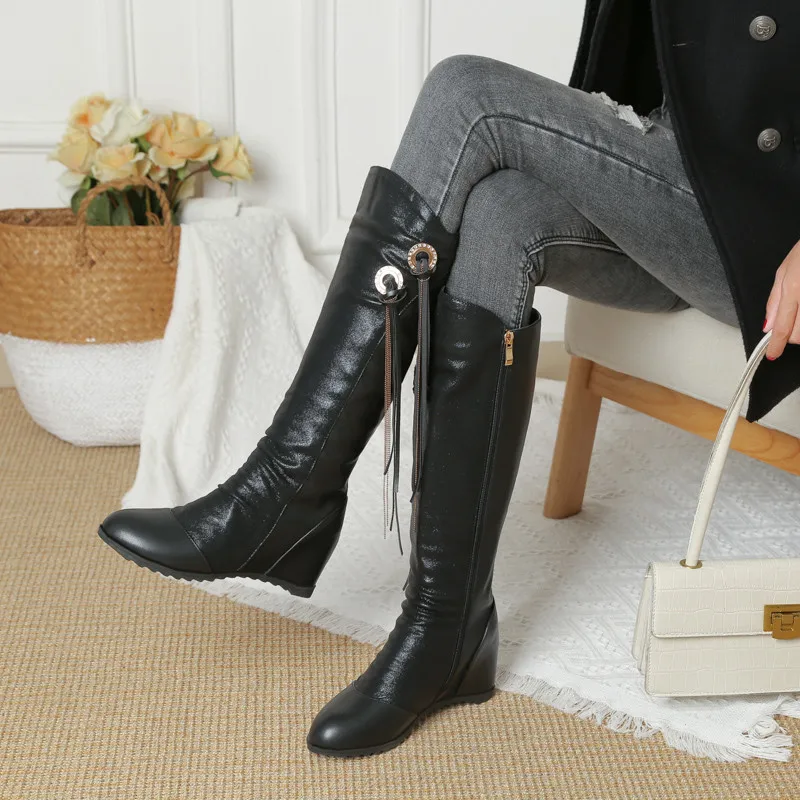 

Новинка 2021, милая женская обувь YQBTDL, базовые черные ботинки средней длины, женские ботинки на танкетке с бахромой, металлические круглые дли...