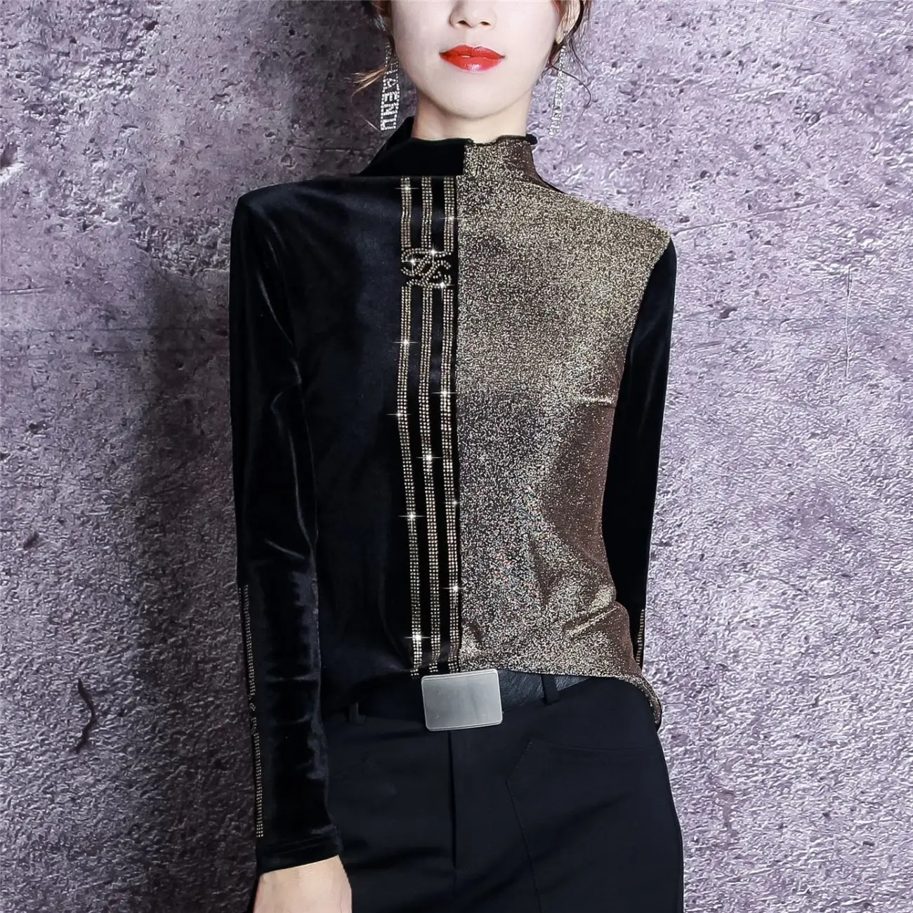 

2021 spring and autumn half high collar bottom female fashion new west wind bright silk stitching t-shirt