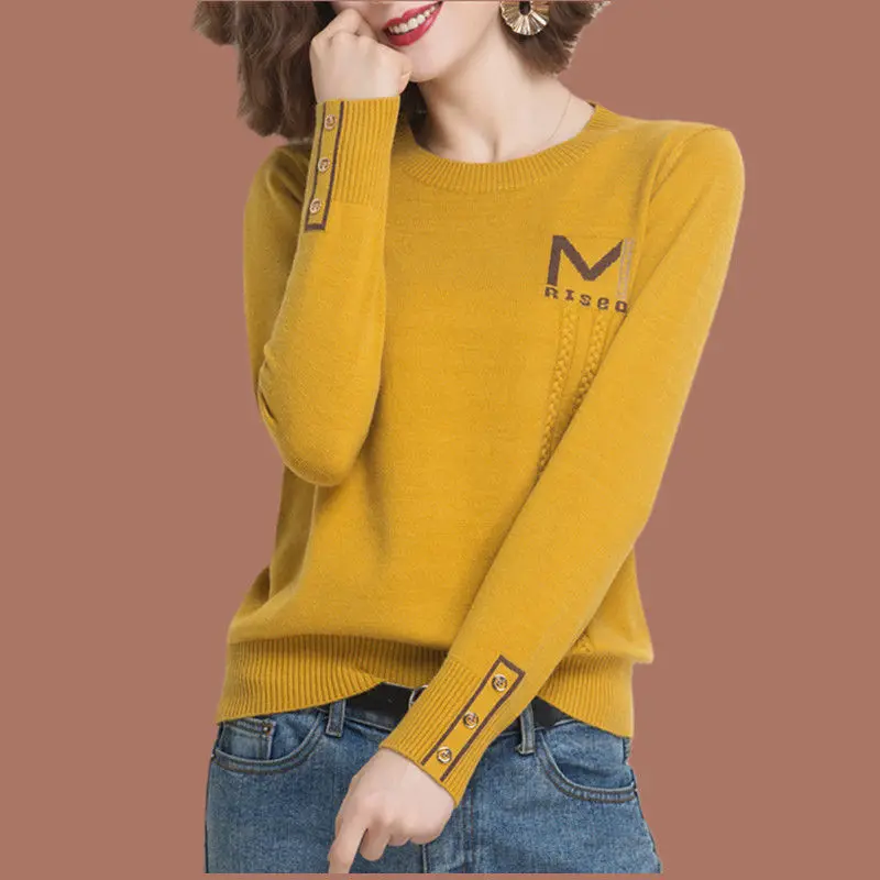 

Spring and autumn round neck Pullover women's new short Korean version loose and thin long sleeve knitted bottom coat
