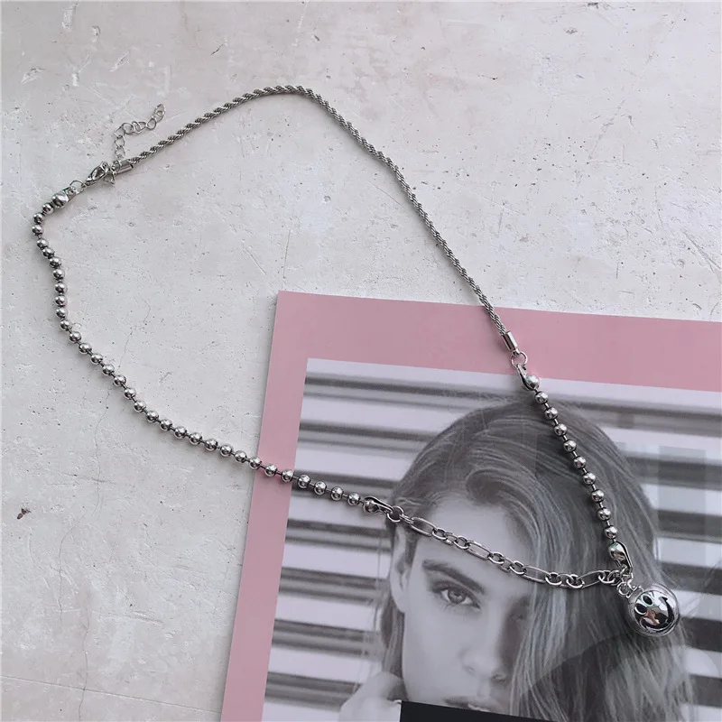 Модное индивидуальное ожерелье со смайликом уличная съемка темпераментная