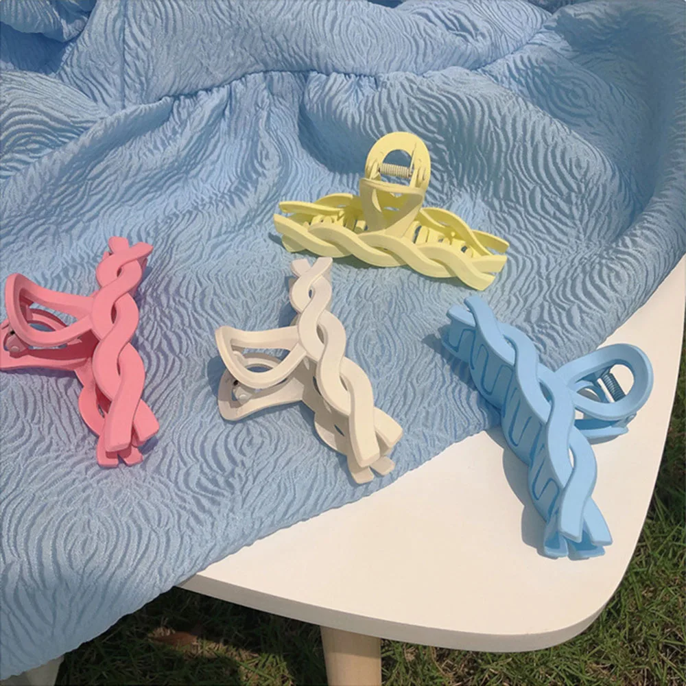 

Sweet Candy Cross Claw Clip Acetate Hair Clip Large Hair Claw Chain Clips French Geometry Barrette for women Hair Accessories