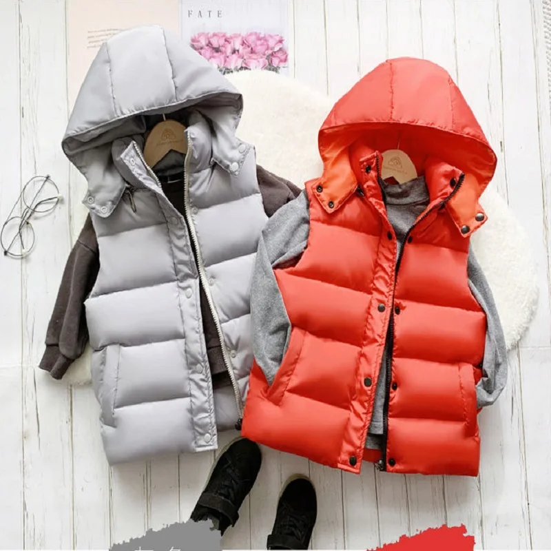 Куртка детская утепленная без рукавов с капюшоном для мальчиков и девочек зима