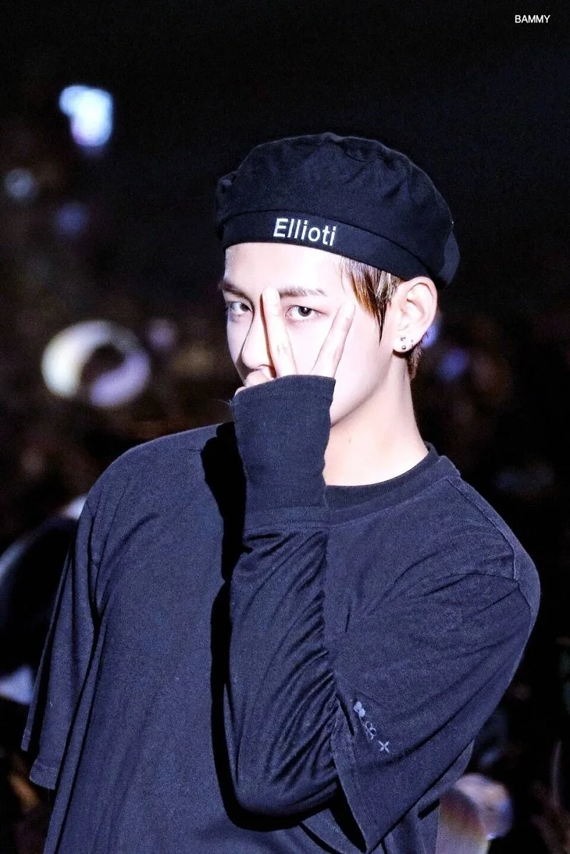 

KPOP Bangtan Boys V Kim Tae Heng Manila Concert Bud Hat Trend Ellioti Octagonal Hat