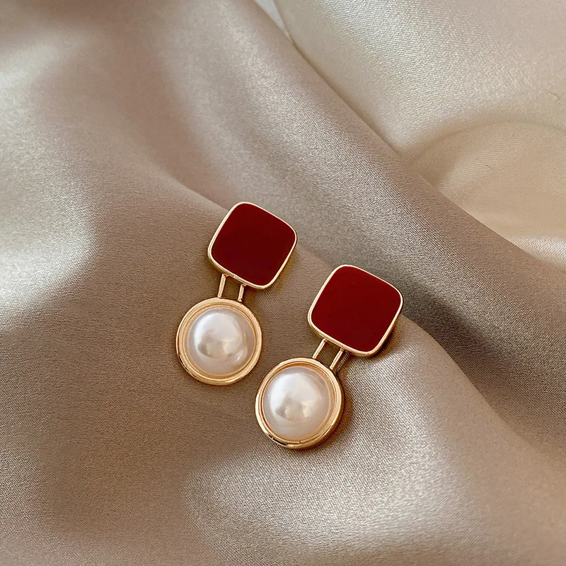 

Fashion temperament pearl earrings geometric contrast color ladies small earrings round pendants personality small jewelry