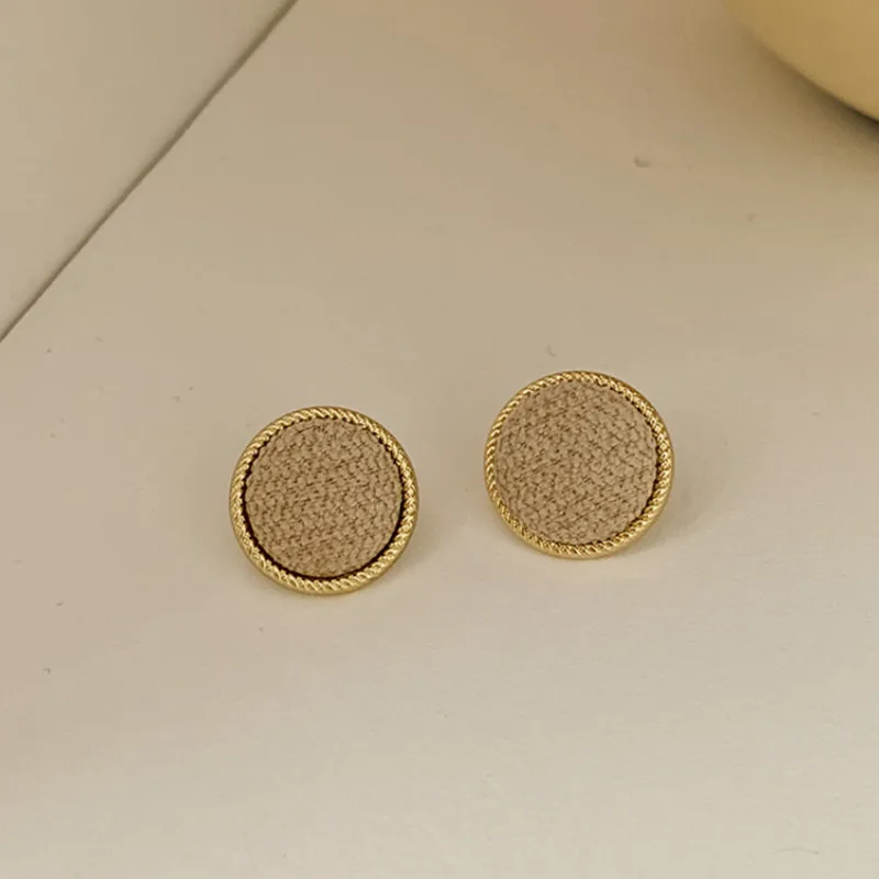 

New Fashion Autumn and Winter Simple Flannel Button Shape Women's Earrings Exquisite Retro Temperament Round Earrings Wholesale