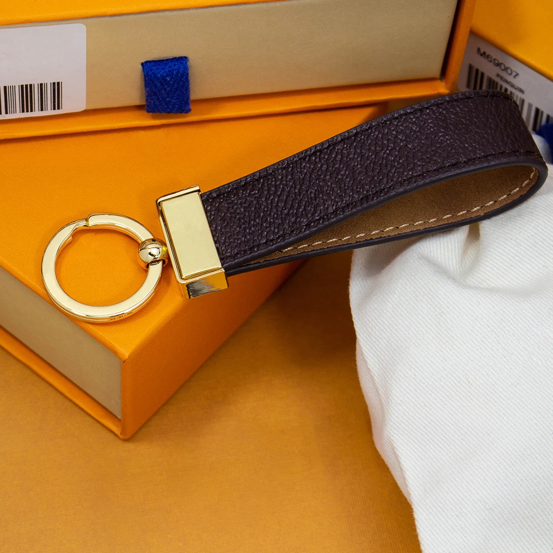 

Luxury Classic Old Flower Lattice Keychain Fashion Leather Key Ring High Quality Exquisite Car Accessories Creative Party Gift