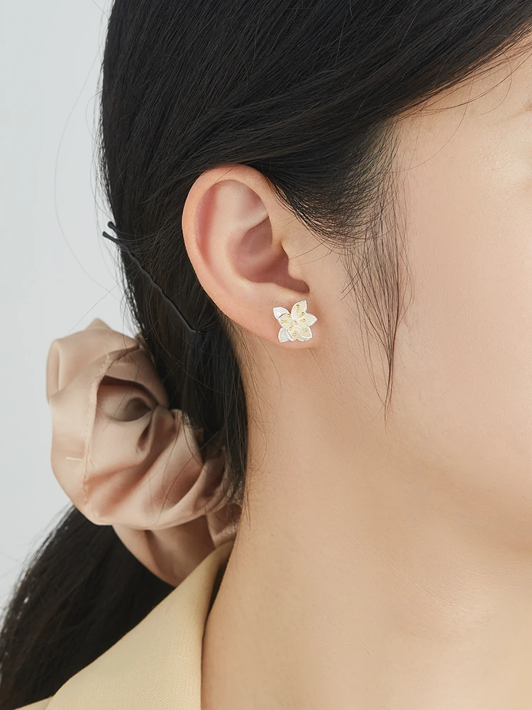 

SILVERHOO Flower Shape Stud Earring 925 Sterling Silver Petal Gold Plated Stamen Earrings Send Girlfriend Gift Life Fine Jewelry