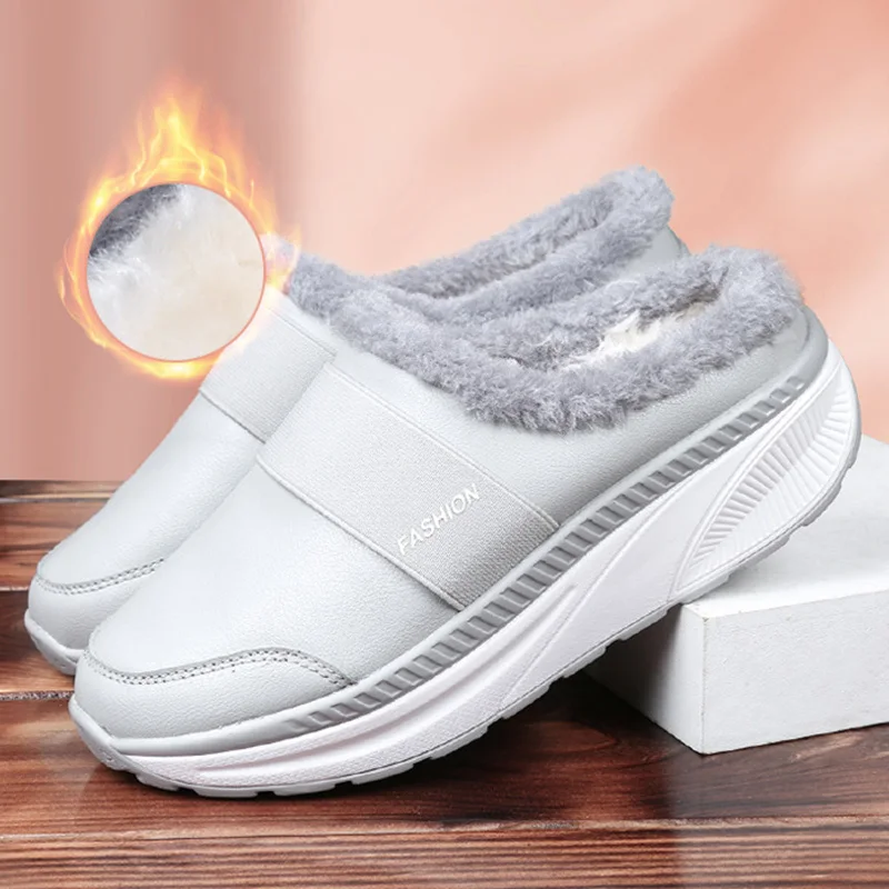 

Женские нескользящие кожаные туфли на платформе, водонепроницаемые мягкие домашние туфли на танкетке из хлопка, зимние теплые плюшевые дом...