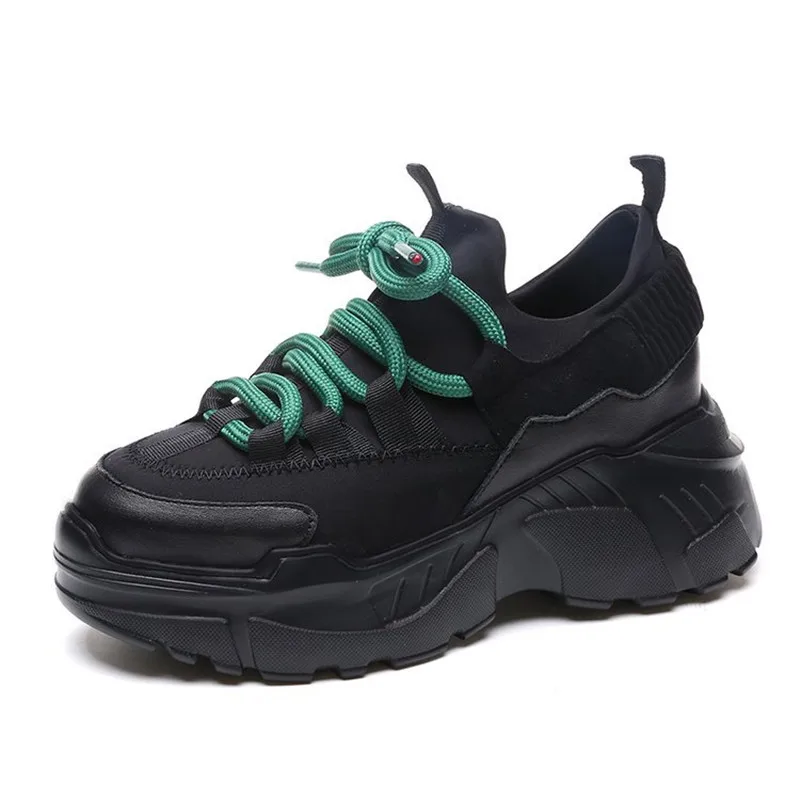 Женские кроссовки на толстой подошве повседневные Черные массивной платформе в