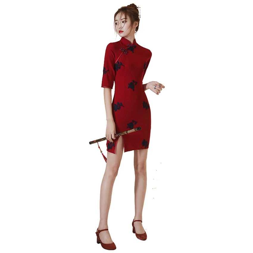 

Chinese Traditional Vintage Cheongsam Dress for Women Embroidery Sexy Wedding Party Red Qipao Fashion Retro Bodycon Vestidos