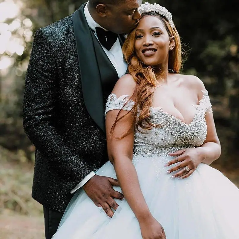 

Off the Shoulder V-Neck Plus Size African Custom Made Wedding Dresses Pregant Bridal Gowns 2021 Cheap robes de marie