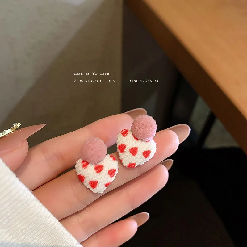 

925 Silver Needle Love Wool Ball Earrings Female Korea Autumn Winter Lovely Sweet Literary Fan Qing New Peach Heart Ear