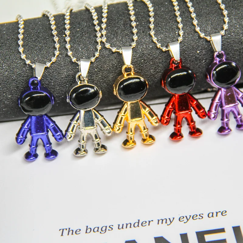 

2021 New Hip Hop Astronaut Pendant Necklace Personality Men's and Women's Casual Party Space Robot Necklace Jewelry