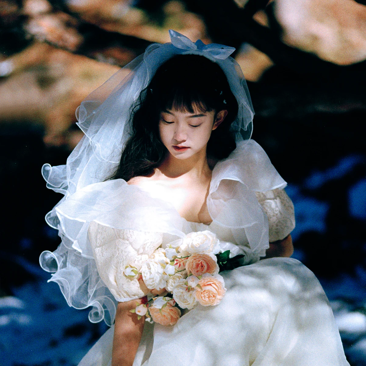 Дешевые реальные фотографии бусина с бантиком длинная Тюлевая свадебная фата