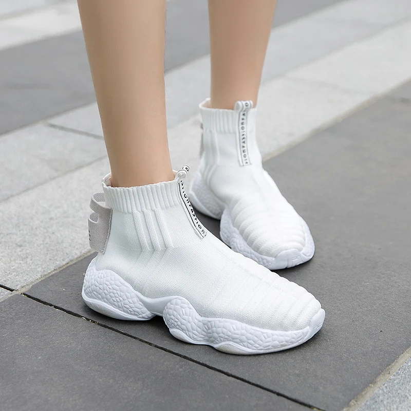 Черно белые женские кроссовки с высоким берцем дышащие из эластичной ткани