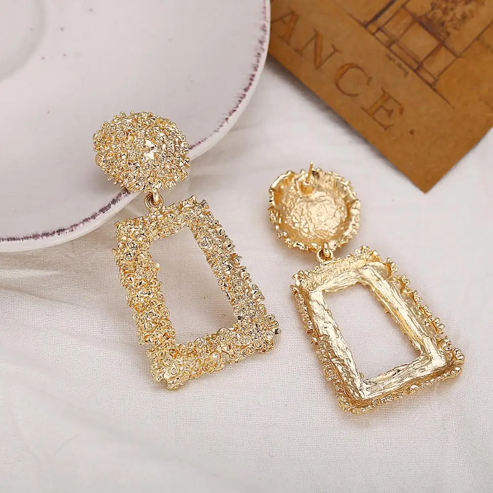 Серьги гвоздики из цинкового сплава гиперболы в стиле панк круглые