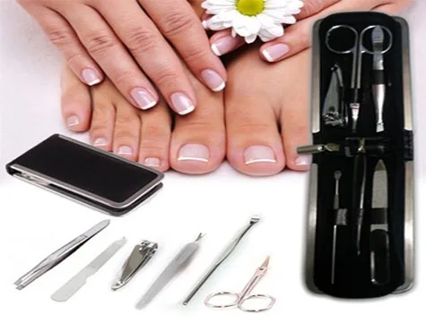

Leather Bag 6 Piece Manicure Set