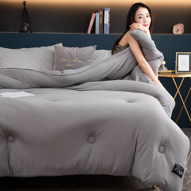 Однотонное серое одеяло стеганое синее вязаное хлопковое утепленное для осени и