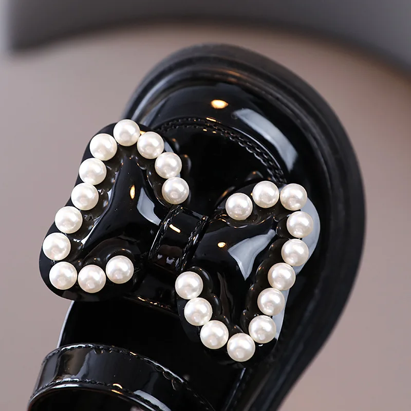 

13.5-15.5cm Brand Patent Leather Little Girls Flats Shoes Beige Black Pearls Butterfly-knot Toddler Princess Dress Shoes Size 8